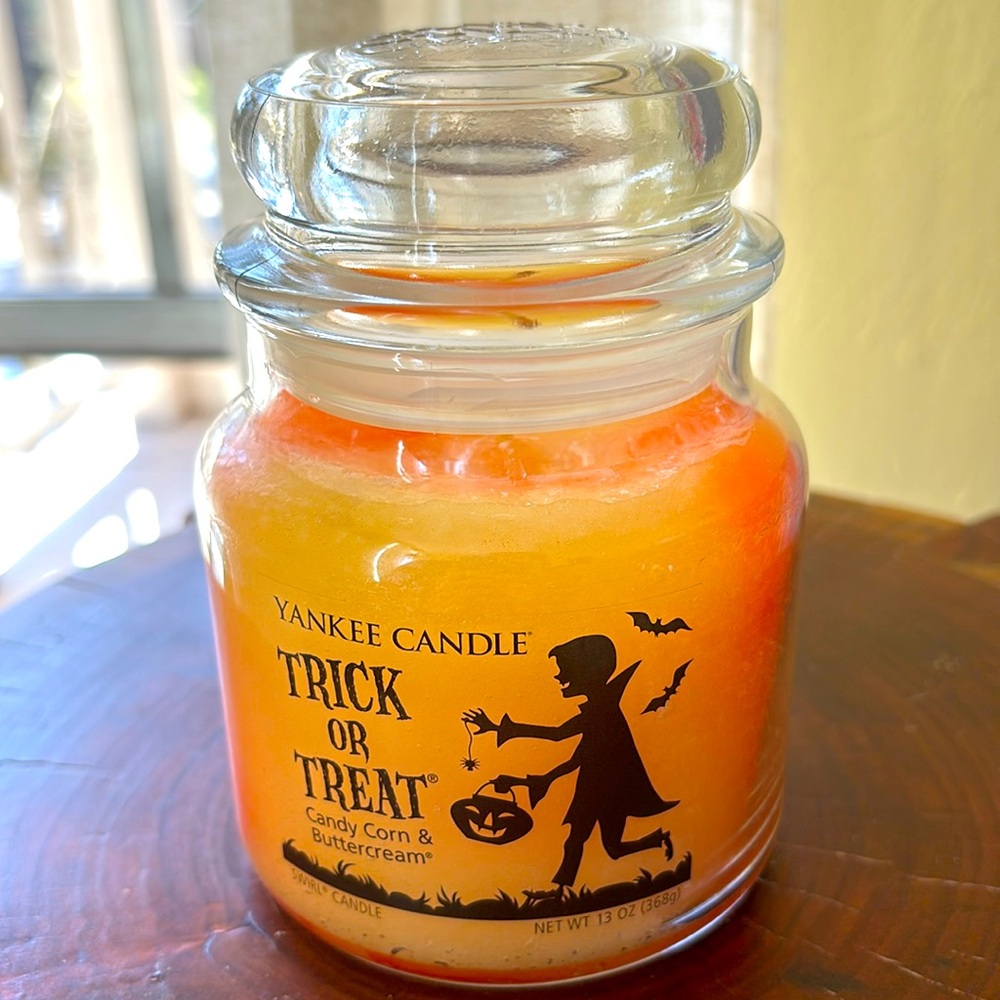 Vintage Yankee Candle Trick or Treat Swirl Candle